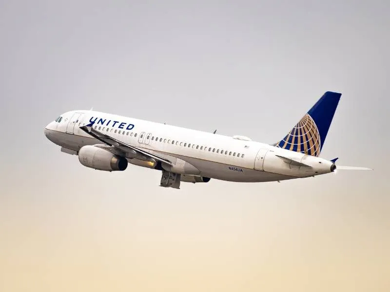 United Airlines pilot salary
