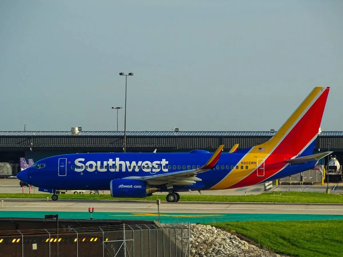 Southwest Airlines pilot salary: a Southwest Boeing 737 taxiing to the runway