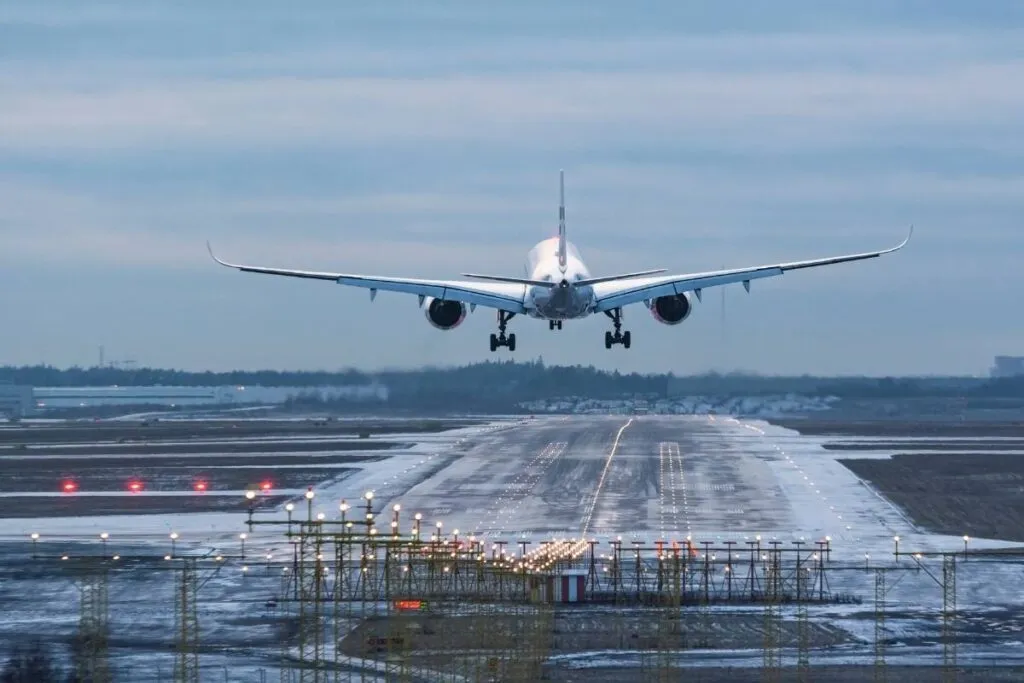 What is ETOPS - Jet landing on the runway