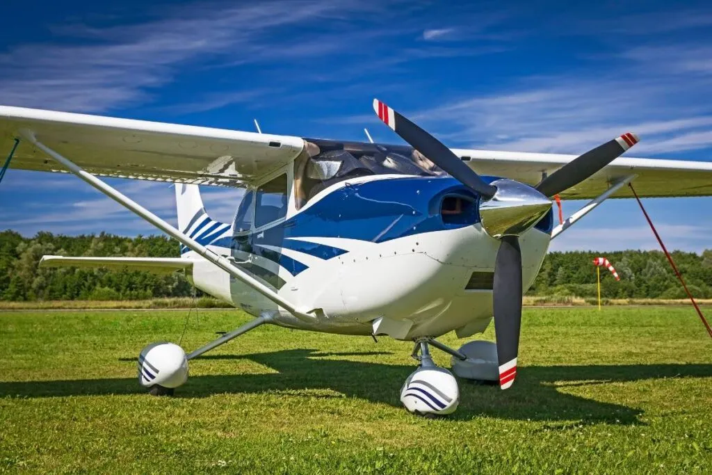 Cessna 182 vs 172