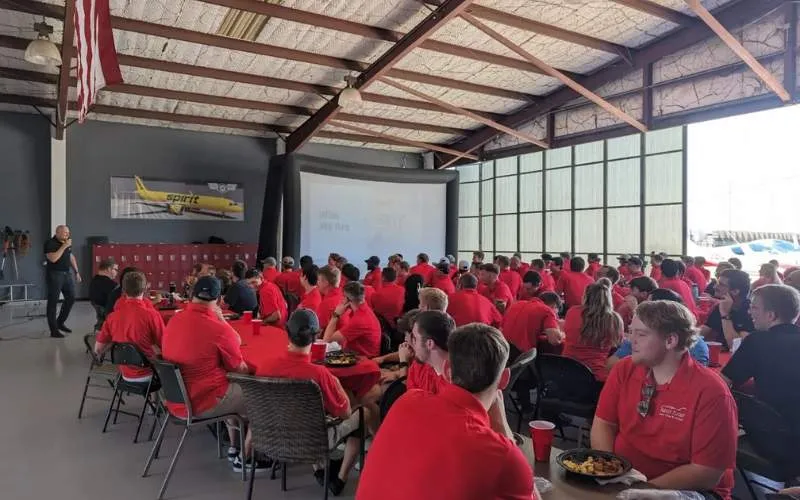 Zero Time to Airline students between flights at Thrust Flight